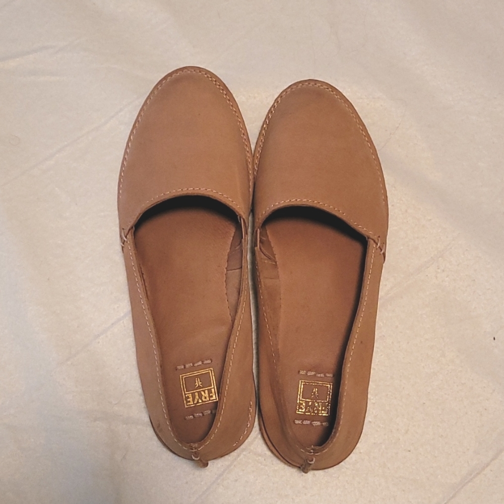 Frye flats
